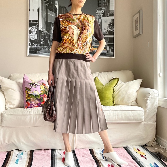 Tops - Leopard/jungle print silky front knit short sleeve top